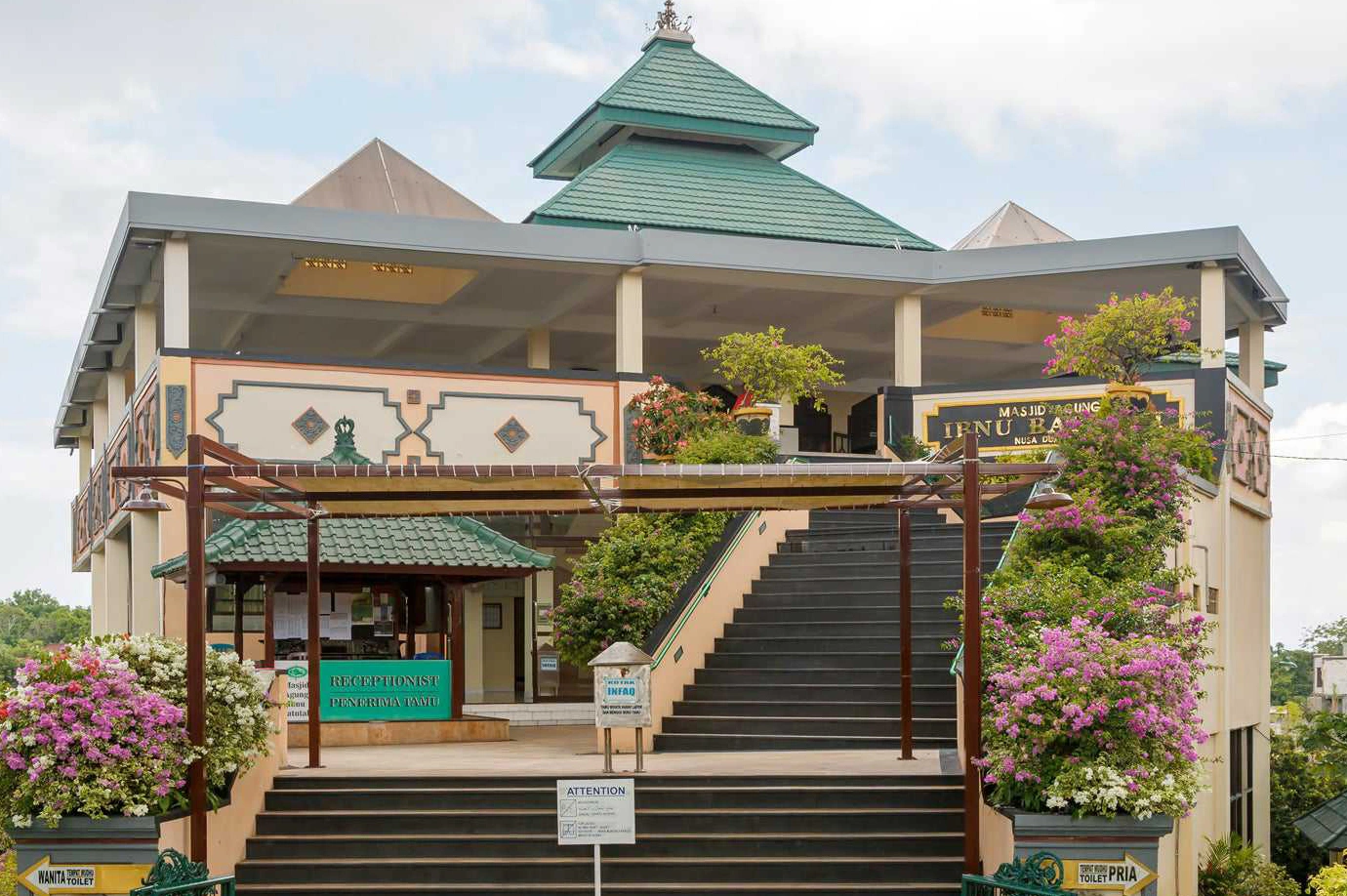 Ibnu Batutah Great Mosque