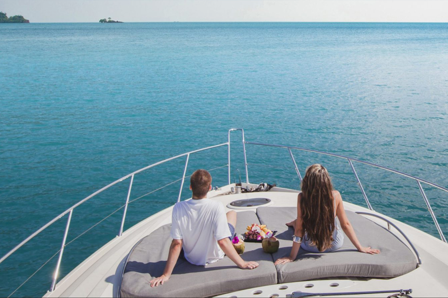 Boat to Diamond Beach