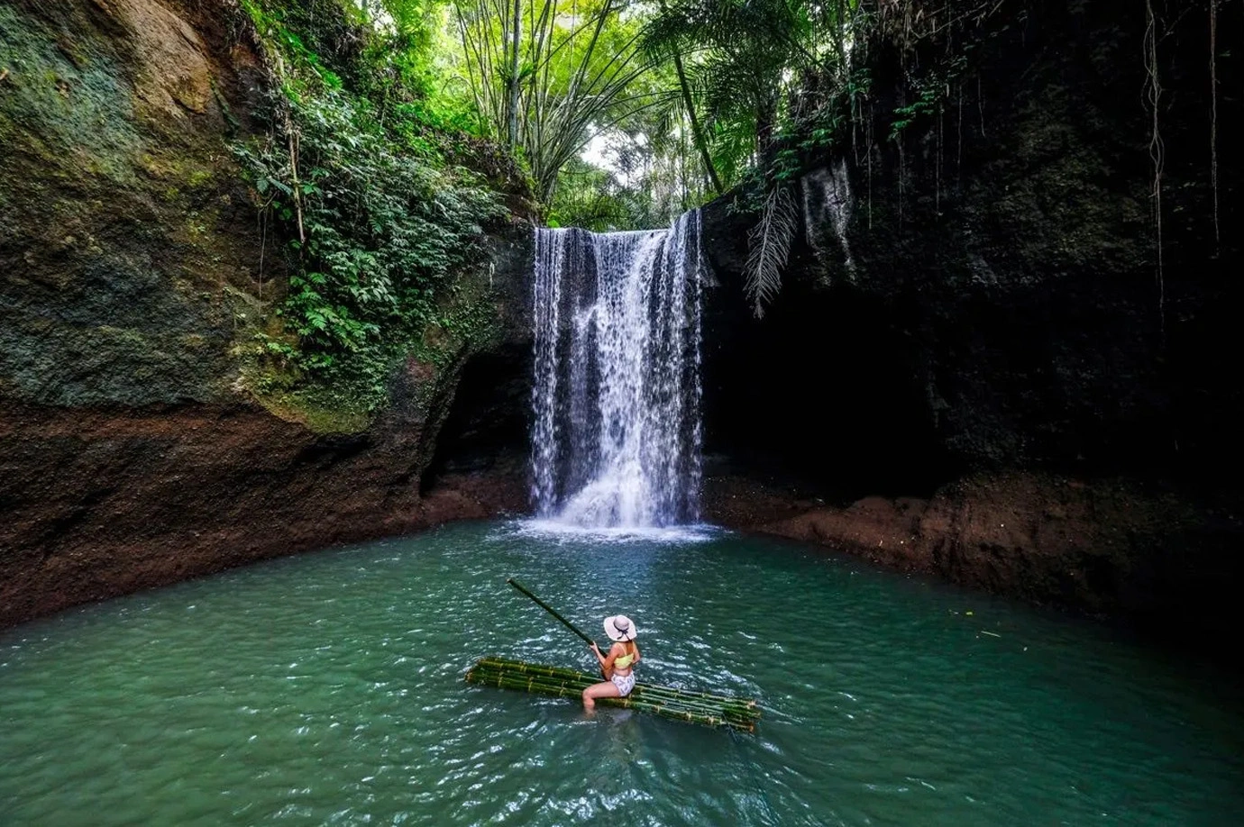 Suwat Waterfall Entrance
